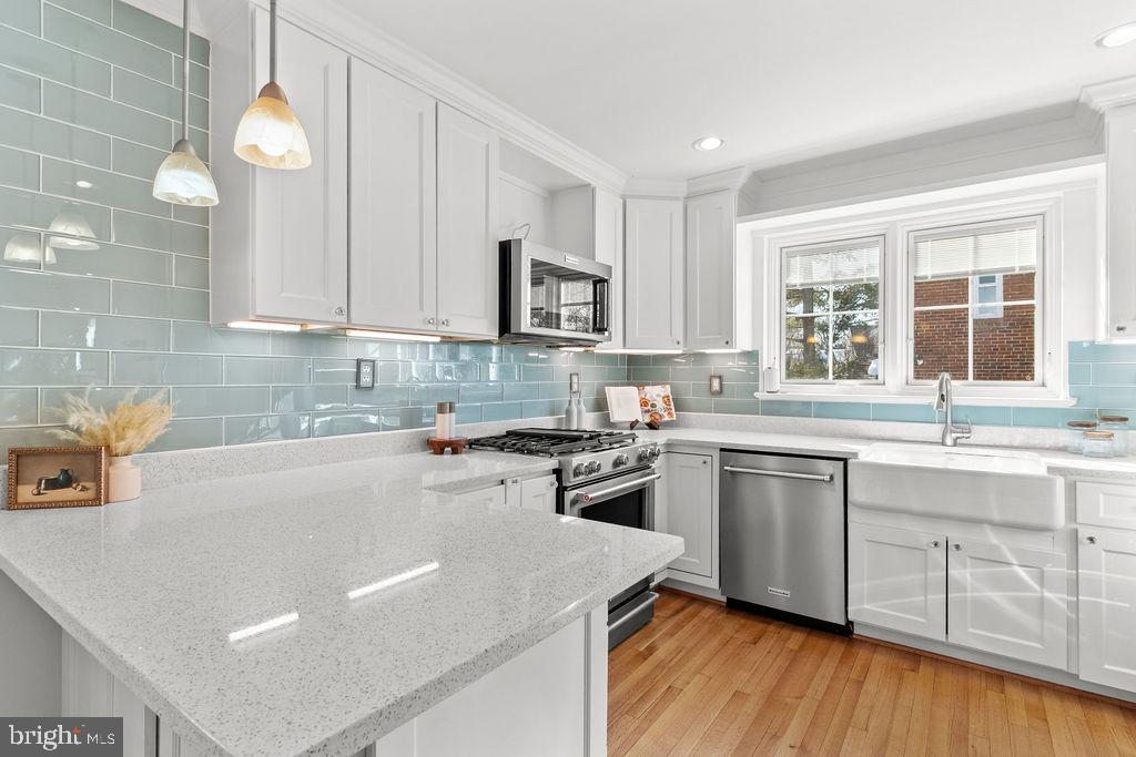 5118 25TH RD N, ARLINGTON, Virginia 22207, 3 Bedrooms Bedrooms, ,2 BathroomsBathrooms,Residential,For sale,5118 25TH RD N,VAAR2067804 MLS # VAAR2067804