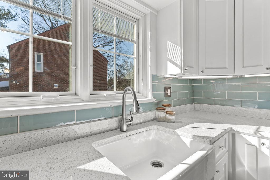 5118 25TH RD N, ARLINGTON, Virginia 22207, 3 Bedrooms Bedrooms, ,2 BathroomsBathrooms,Residential,For sale,5118 25TH RD N,VAAR2067804 MLS # VAAR2067804