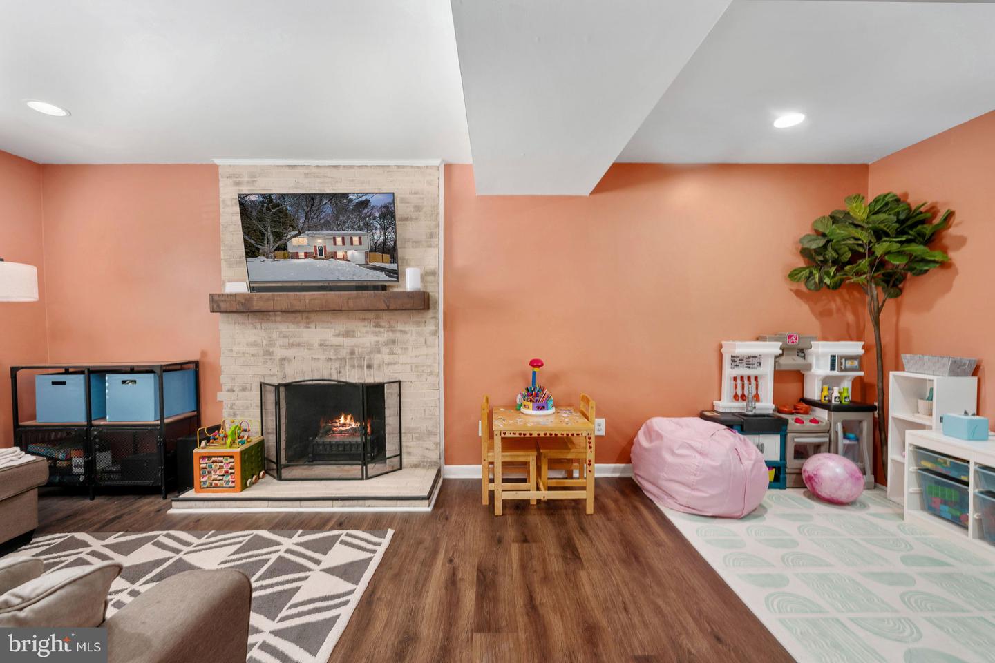 5570 ROWSER DR, WOODBRIDGE, Virginia 22193, 4 Bedrooms Bedrooms, ,2 BathroomsBathrooms,Residential,For sale,5570 ROWSER DR,VAPW2110654 MLS # VAPW2110654