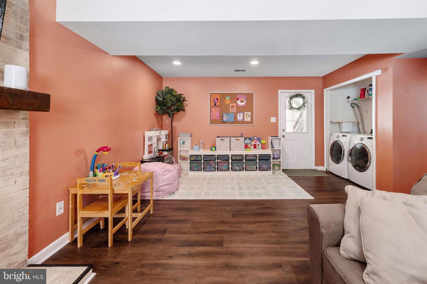 5570 ROWSER DR, WOODBRIDGE, Virginia 22193, 4 Bedrooms Bedrooms, ,2 BathroomsBathrooms,Residential,For sale,5570 ROWSER DR,VAPW2110654 MLS # VAPW2110654