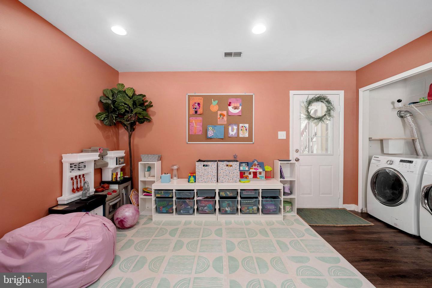 5570 ROWSER DR, WOODBRIDGE, Virginia 22193, 4 Bedrooms Bedrooms, ,2 BathroomsBathrooms,Residential,For sale,5570 ROWSER DR,VAPW2110654 MLS # VAPW2110654