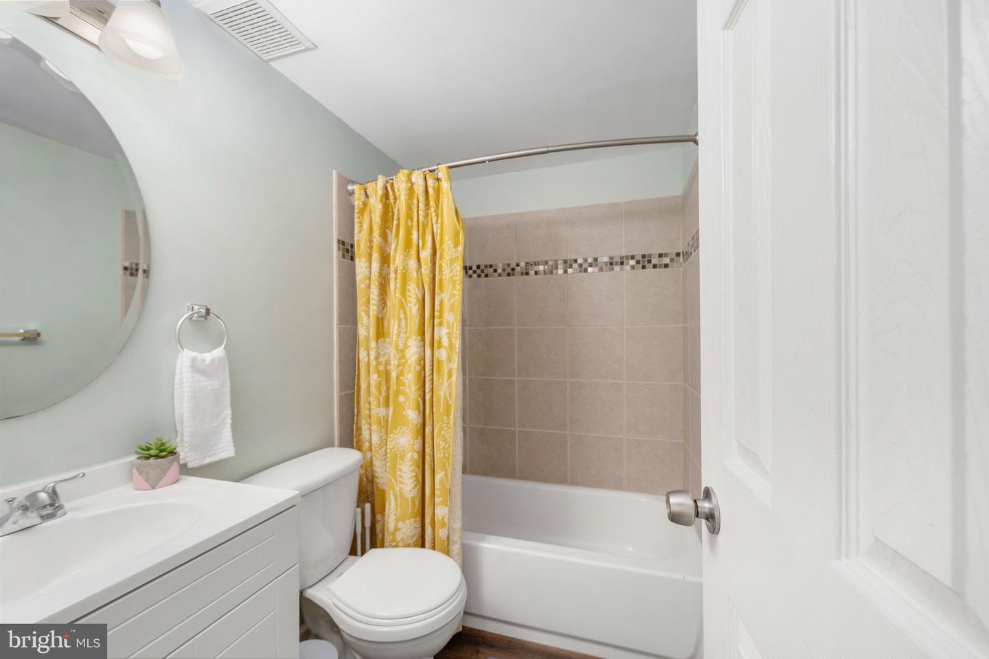 5570 ROWSER DR, WOODBRIDGE, Virginia 22193, 4 Bedrooms Bedrooms, ,2 BathroomsBathrooms,Residential,For sale,5570 ROWSER DR,VAPW2110654 MLS # VAPW2110654