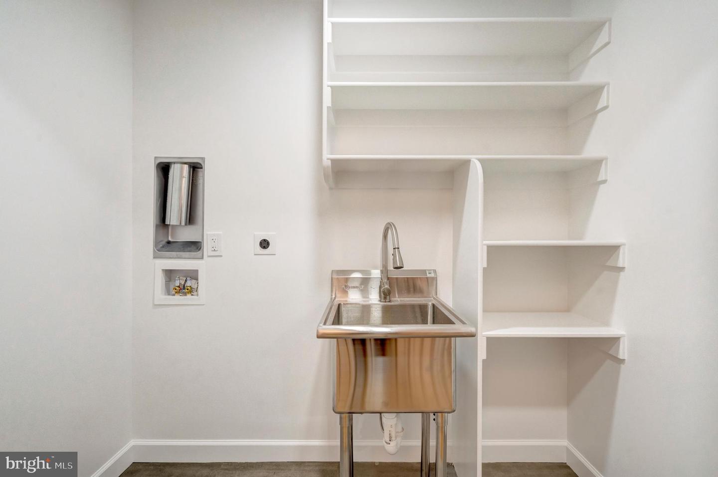 5203 MORNINGTON CT, FAIRFAX, Virginia 22032, 5 Bedrooms Bedrooms, 19 Rooms Rooms,5 BathroomsBathrooms,Residential,For sale,5203 MORNINGTON CT,VAFX2286062 MLS # VAFX2286062