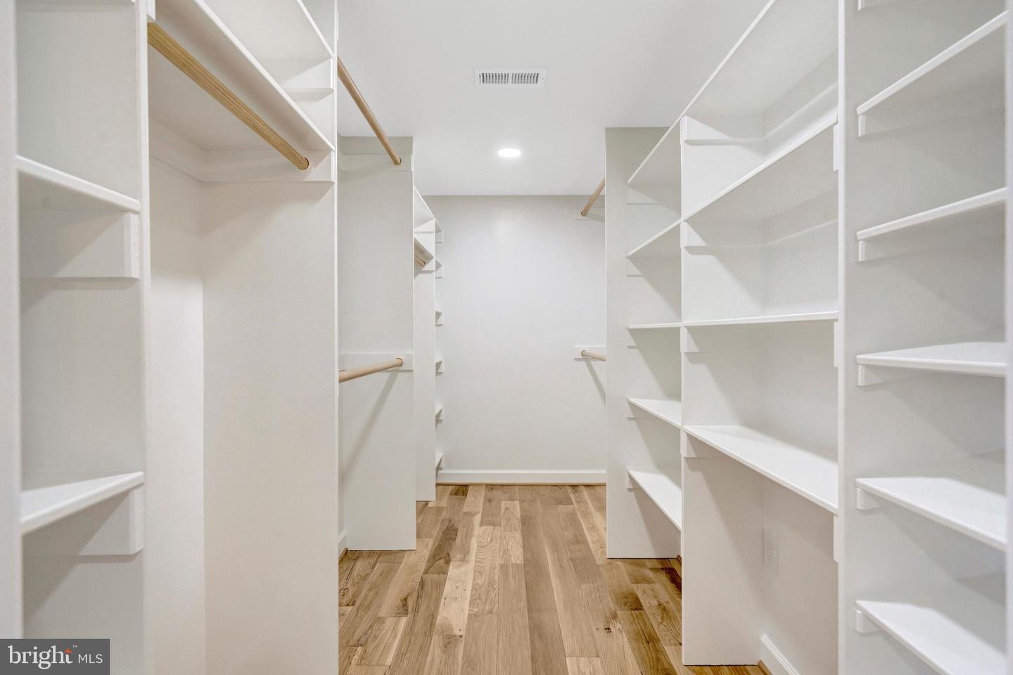 5203 MORNINGTON CT, FAIRFAX, Virginia 22032, 5 Bedrooms Bedrooms, 19 Rooms Rooms,5 BathroomsBathrooms,Residential,For sale,5203 MORNINGTON CT,VAFX2286062 MLS # VAFX2286062