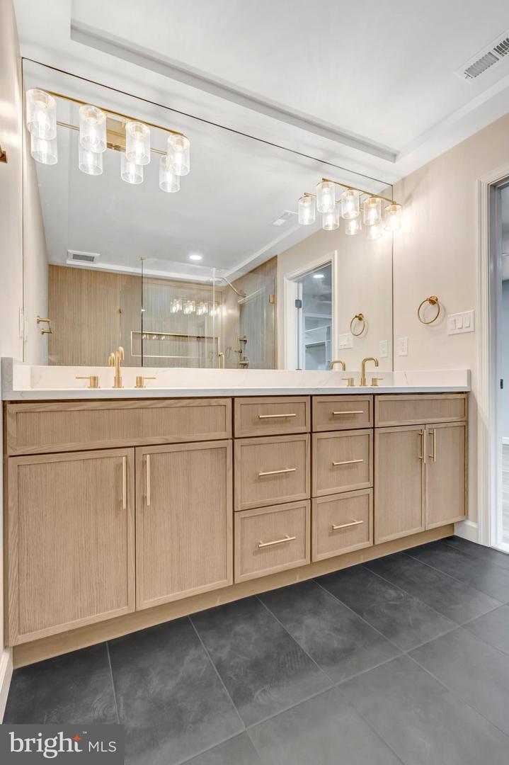 5203 MORNINGTON CT, FAIRFAX, Virginia 22032, 5 Bedrooms Bedrooms, 19 Rooms Rooms,5 BathroomsBathrooms,Residential,For sale,5203 MORNINGTON CT,VAFX2286062 MLS # VAFX2286062