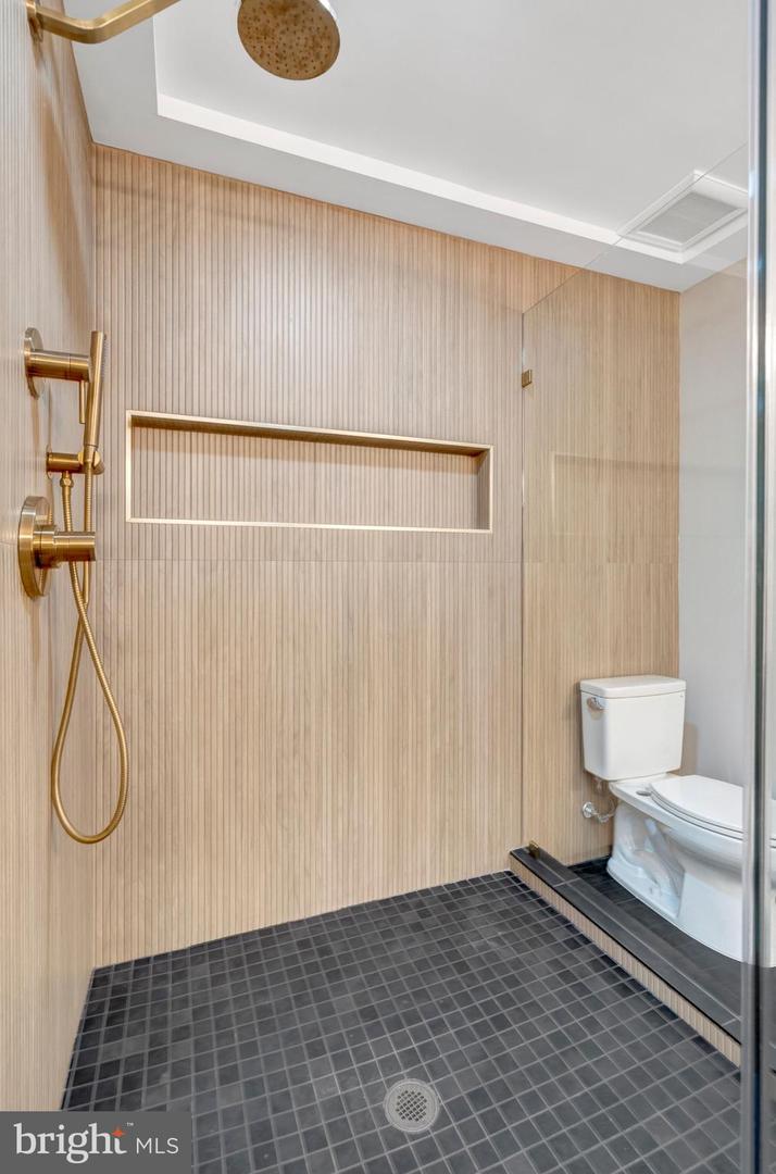 5203 MORNINGTON CT, FAIRFAX, Virginia 22032, 5 Bedrooms Bedrooms, 19 Rooms Rooms,5 BathroomsBathrooms,Residential,For sale,5203 MORNINGTON CT,VAFX2286062 MLS # VAFX2286062