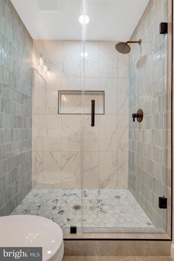 5203 MORNINGTON CT, FAIRFAX, Virginia 22032, 5 Bedrooms Bedrooms, 19 Rooms Rooms,5 BathroomsBathrooms,Residential,For sale,5203 MORNINGTON CT,VAFX2286062 MLS # VAFX2286062