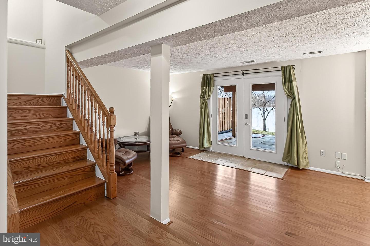 2938 BRIDGEHAMPTON CT, FALLS CHURCH, Virginia 22042, 3 Bedrooms Bedrooms, ,2 BathroomsBathrooms,Residential,For sale,2938 BRIDGEHAMPTON CT,VAFX2286166 MLS # VAFX2286166