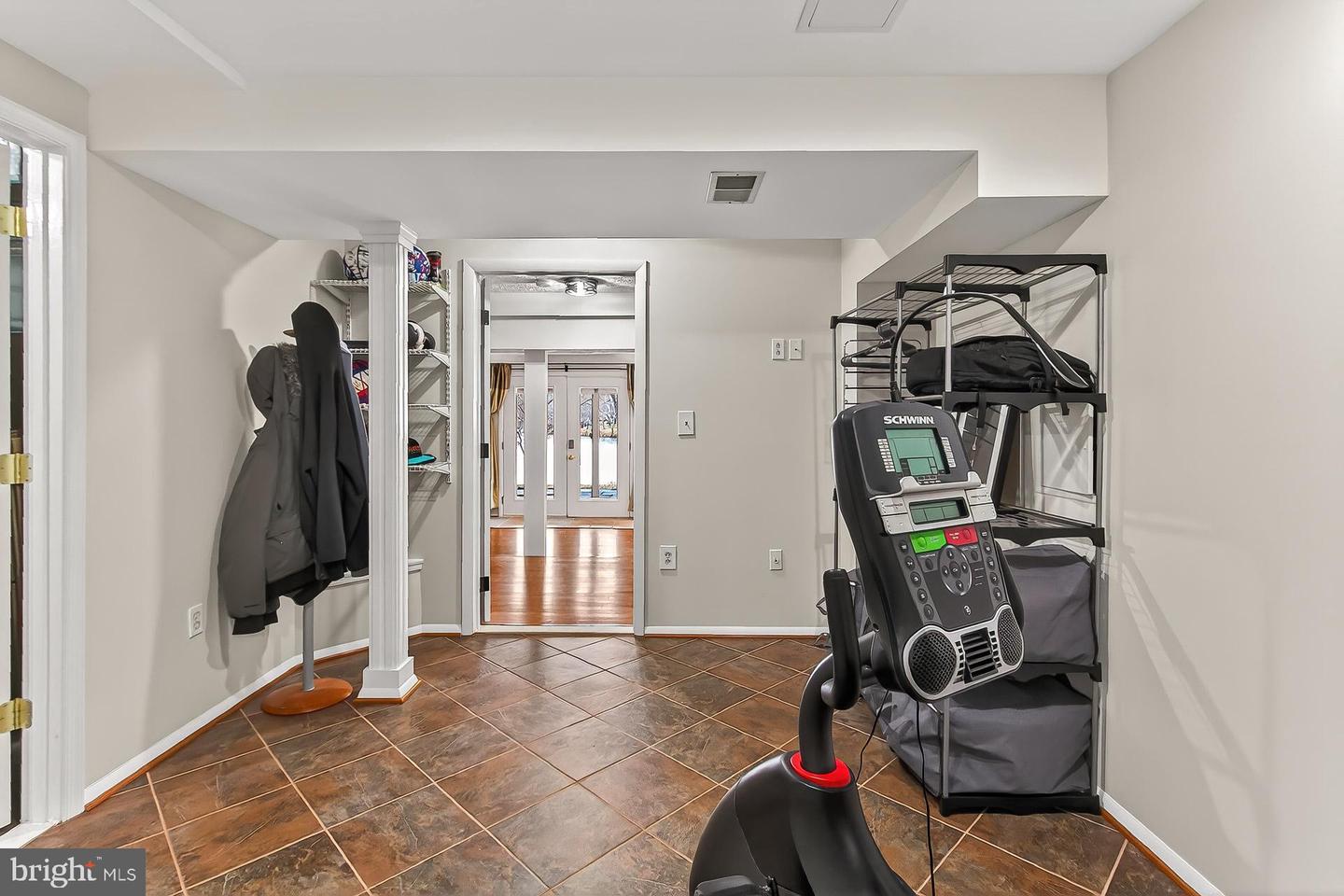 2938 BRIDGEHAMPTON CT, FALLS CHURCH, Virginia 22042, 3 Bedrooms Bedrooms, ,2 BathroomsBathrooms,Residential,For sale,2938 BRIDGEHAMPTON CT,VAFX2286166 MLS # VAFX2286166