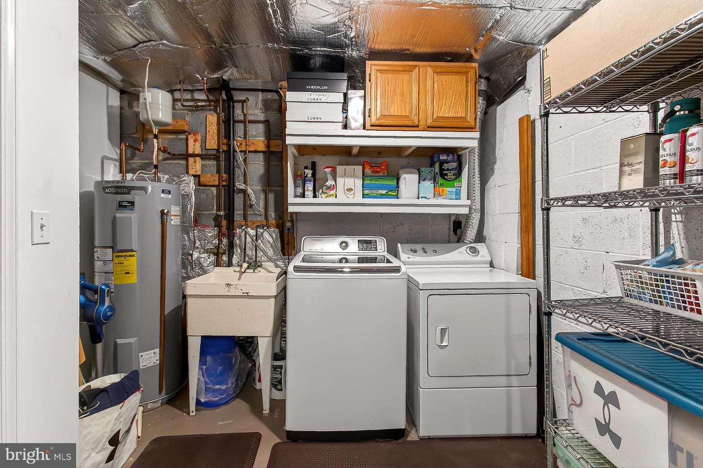 2938 BRIDGEHAMPTON CT, FALLS CHURCH, Virginia 22042, 3 Bedrooms Bedrooms, ,2 BathroomsBathrooms,Residential,For sale,2938 BRIDGEHAMPTON CT,VAFX2286166 MLS # VAFX2286166