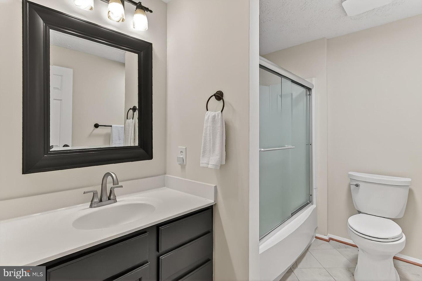 2938 BRIDGEHAMPTON CT, FALLS CHURCH, Virginia 22042, 3 Bedrooms Bedrooms, ,2 BathroomsBathrooms,Residential,For sale,2938 BRIDGEHAMPTON CT,VAFX2286166 MLS # VAFX2286166