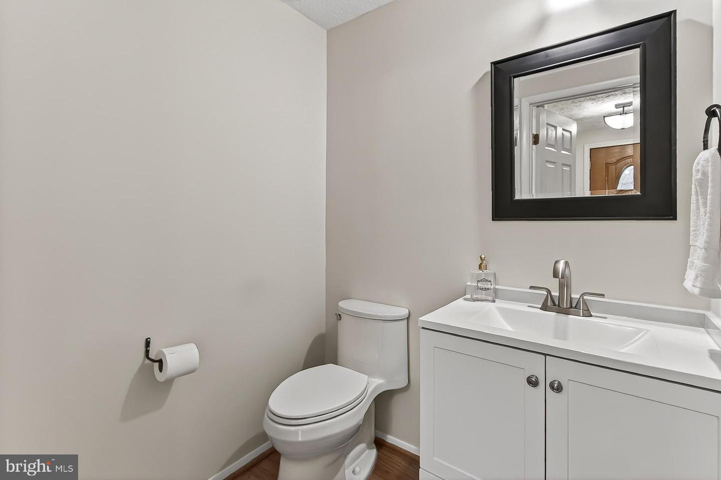 2938 BRIDGEHAMPTON CT, FALLS CHURCH, Virginia 22042, 3 Bedrooms Bedrooms, ,2 BathroomsBathrooms,Residential,For sale,2938 BRIDGEHAMPTON CT,VAFX2286166 MLS # VAFX2286166