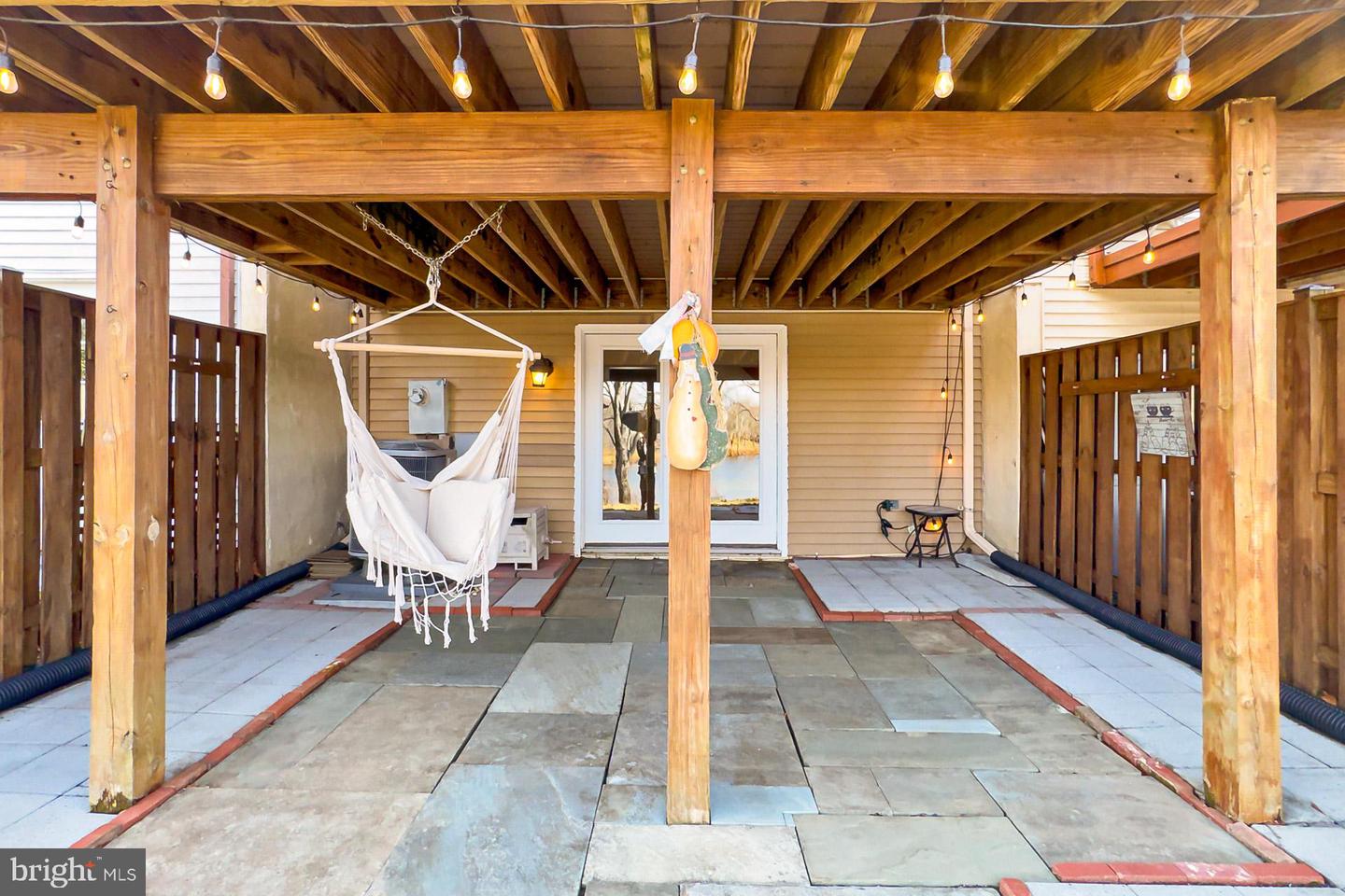 2938 BRIDGEHAMPTON CT, FALLS CHURCH, Virginia 22042, 3 Bedrooms Bedrooms, ,2 BathroomsBathrooms,Residential,For sale,2938 BRIDGEHAMPTON CT,VAFX2286166 MLS # VAFX2286166