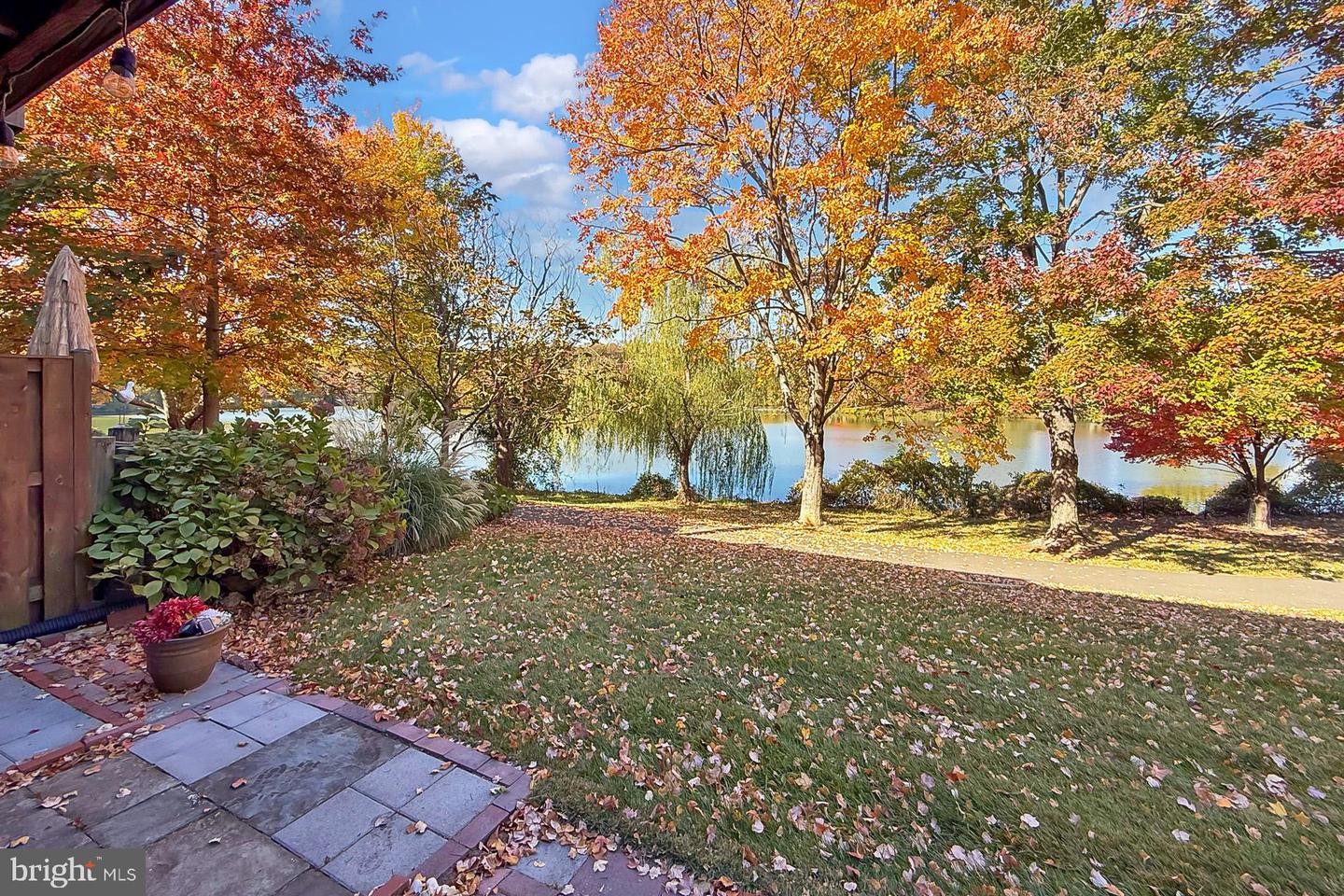 2938 BRIDGEHAMPTON CT, FALLS CHURCH, Virginia 22042, 3 Bedrooms Bedrooms, ,2 BathroomsBathrooms,Residential,For sale,2938 BRIDGEHAMPTON CT,VAFX2286166 MLS # VAFX2286166