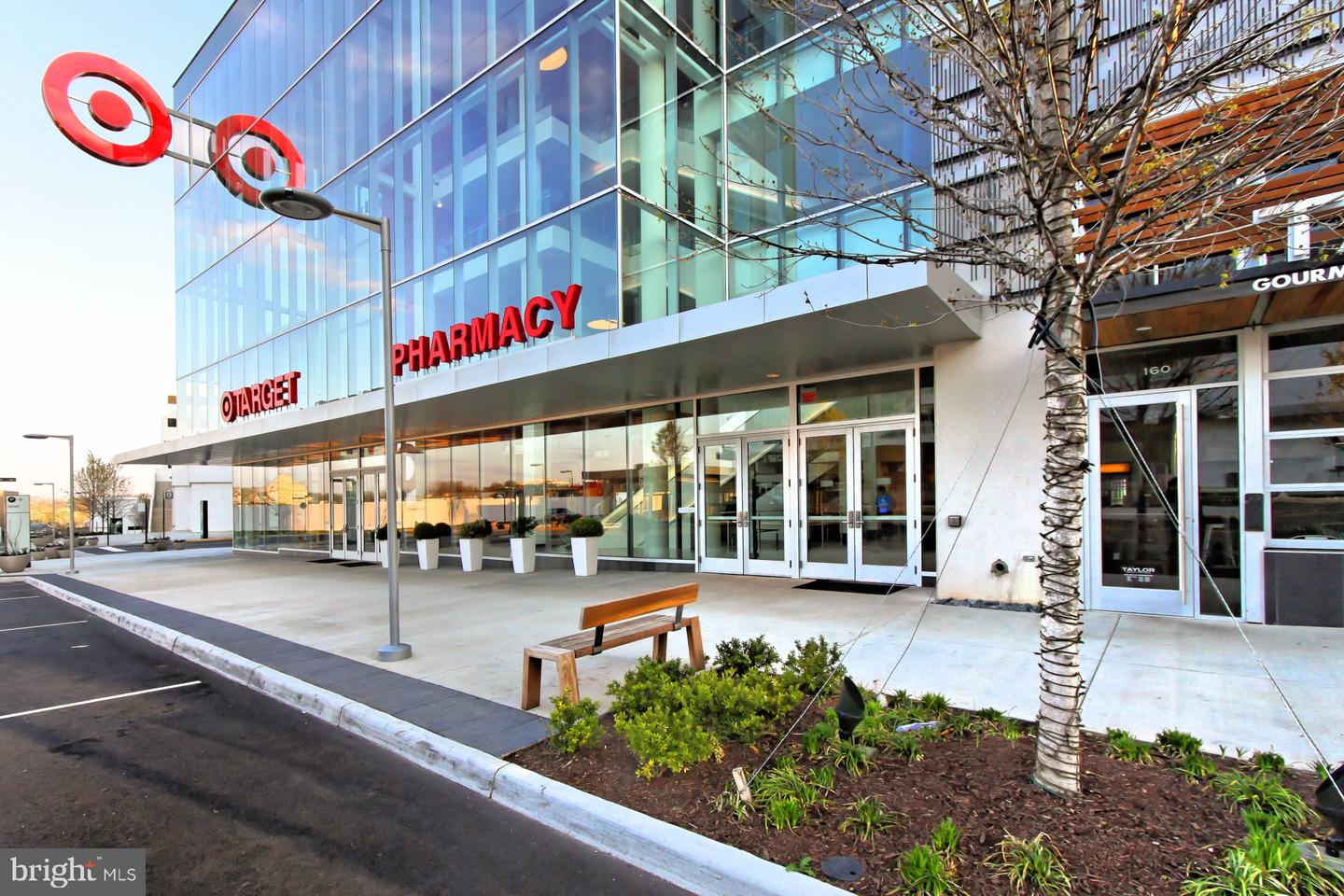 2938 BRIDGEHAMPTON CT, FALLS CHURCH, Virginia 22042, 3 Bedrooms Bedrooms, ,2 BathroomsBathrooms,Residential,For sale,2938 BRIDGEHAMPTON CT,VAFX2286166 MLS # VAFX2286166