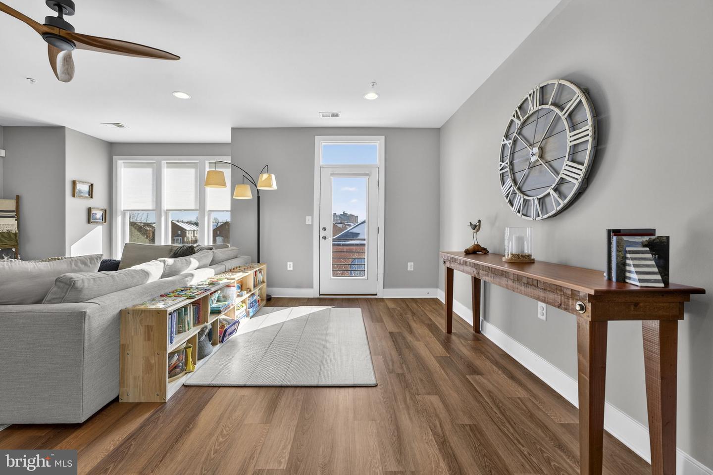 1912 POTOMAC AVE #102, ALEXANDRIA, Virginia 22301, 3 Bedrooms Bedrooms, 11 Rooms Rooms,2 BathroomsBathrooms,Residential,For sale,1912 POTOMAC AVE #102,VAAX2053282 MLS # VAAX2053282