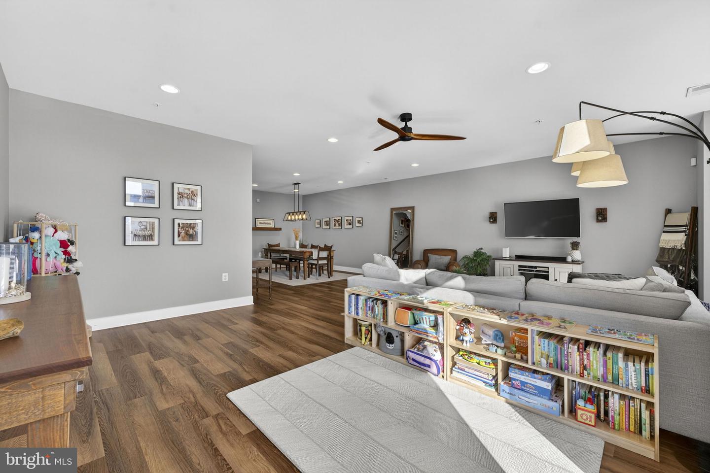 1912 POTOMAC AVE #102, ALEXANDRIA, Virginia 22301, 3 Bedrooms Bedrooms, 11 Rooms Rooms,2 BathroomsBathrooms,Residential,For sale,1912 POTOMAC AVE #102,VAAX2053282 MLS # VAAX2053282