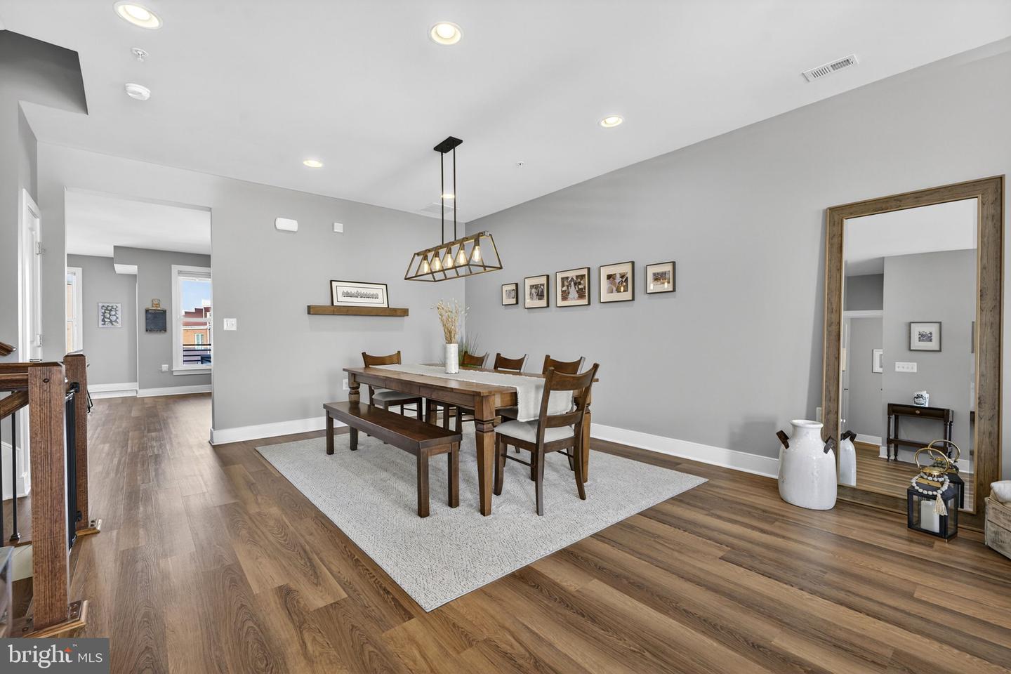 1912 POTOMAC AVE #102, ALEXANDRIA, Virginia 22301, 3 Bedrooms Bedrooms, 11 Rooms Rooms,2 BathroomsBathrooms,Residential,For sale,1912 POTOMAC AVE #102,VAAX2053282 MLS # VAAX2053282