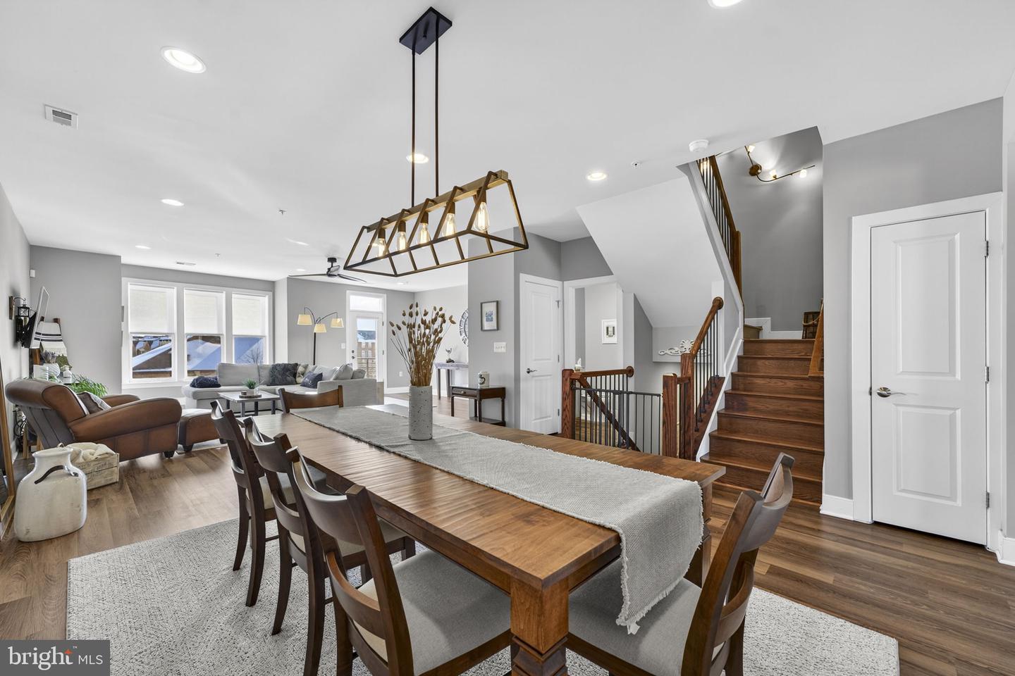 1912 POTOMAC AVE #102, ALEXANDRIA, Virginia 22301, 3 Bedrooms Bedrooms, 11 Rooms Rooms,2 BathroomsBathrooms,Residential,For sale,1912 POTOMAC AVE #102,VAAX2053282 MLS # VAAX2053282