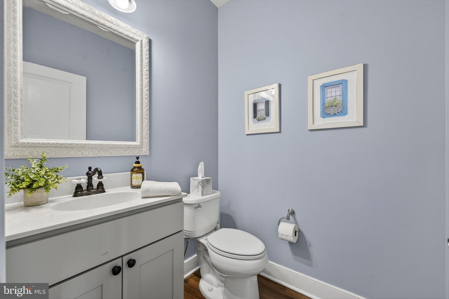 1912 POTOMAC AVE #102, ALEXANDRIA, Virginia 22301, 3 Bedrooms Bedrooms, 11 Rooms Rooms,2 BathroomsBathrooms,Residential,For sale,1912 POTOMAC AVE #102,VAAX2053282 MLS # VAAX2053282