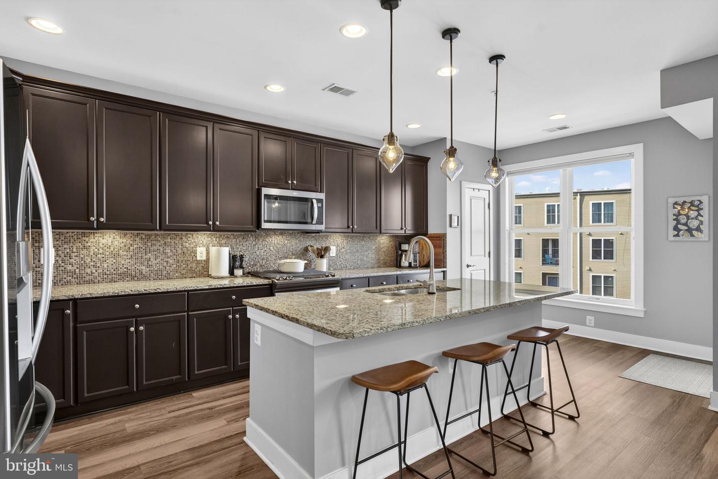 1912 POTOMAC AVE #102, ALEXANDRIA, Virginia 22301, 3 Bedrooms Bedrooms, 11 Rooms Rooms,2 BathroomsBathrooms,Residential,For sale,1912 POTOMAC AVE #102,VAAX2053282 MLS # VAAX2053282