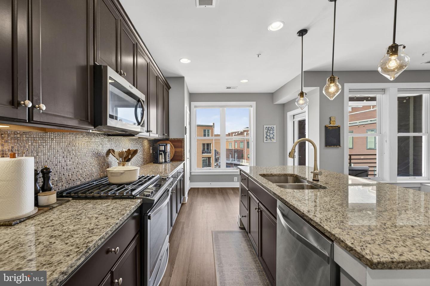 1912 POTOMAC AVE #102, ALEXANDRIA, Virginia 22301, 3 Bedrooms Bedrooms, 11 Rooms Rooms,2 BathroomsBathrooms,Residential,For sale,1912 POTOMAC AVE #102,VAAX2053282 MLS # VAAX2053282