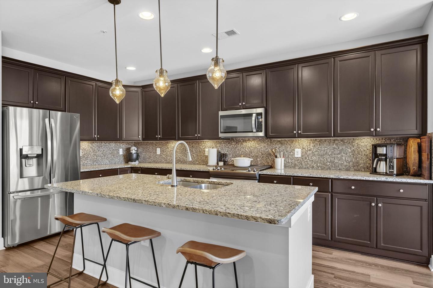 1912 POTOMAC AVE #102, ALEXANDRIA, Virginia 22301, 3 Bedrooms Bedrooms, 11 Rooms Rooms,2 BathroomsBathrooms,Residential,For sale,1912 POTOMAC AVE #102,VAAX2053282 MLS # VAAX2053282