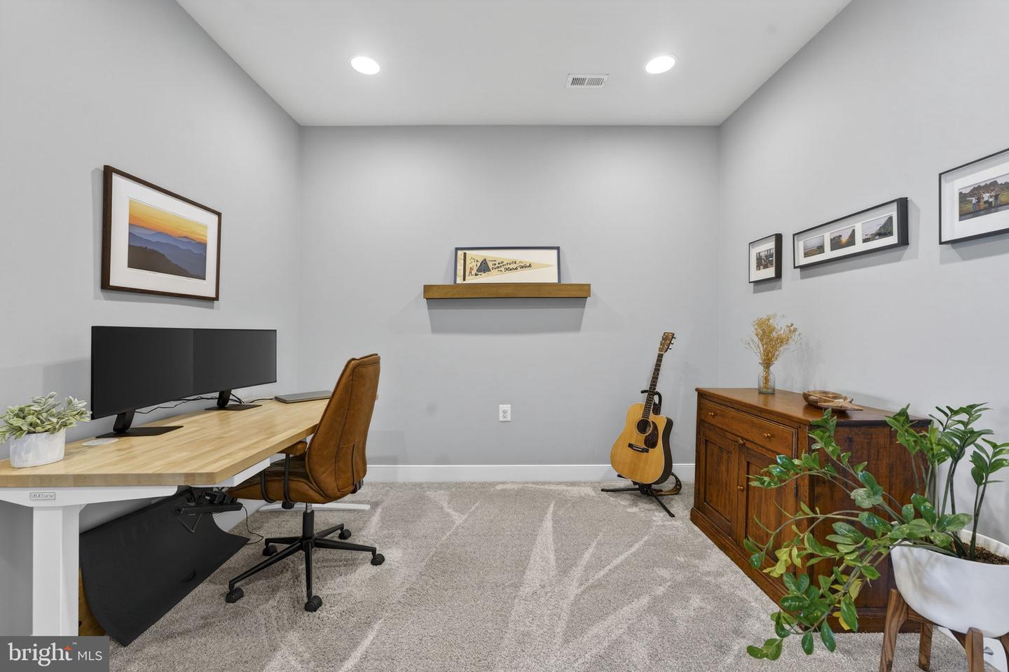 1912 POTOMAC AVE #102, ALEXANDRIA, Virginia 22301, 3 Bedrooms Bedrooms, 11 Rooms Rooms,2 BathroomsBathrooms,Residential,For sale,1912 POTOMAC AVE #102,VAAX2053282 MLS # VAAX2053282