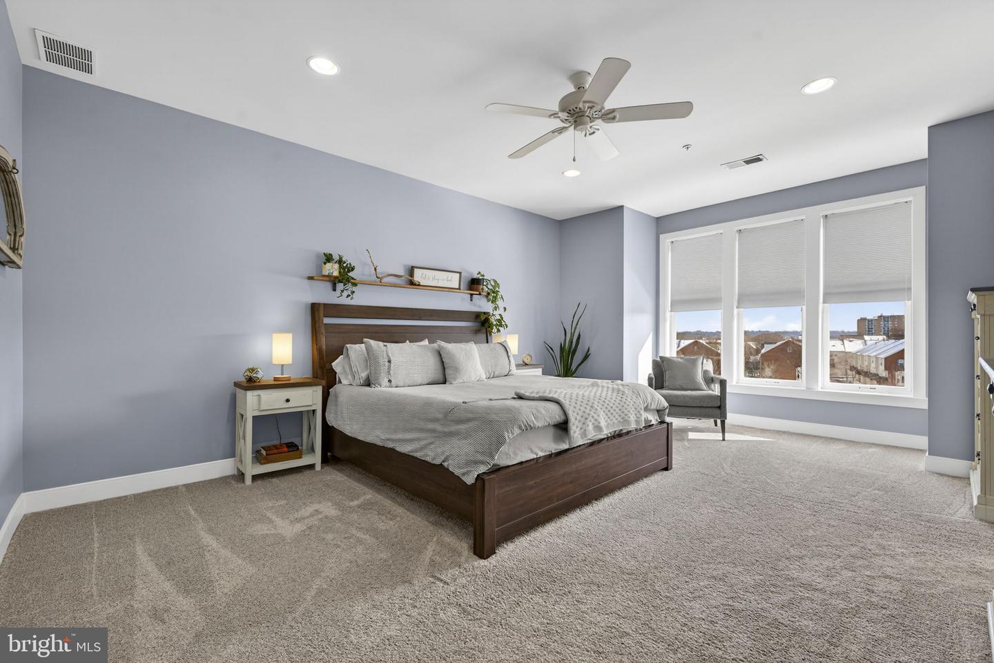 1912 POTOMAC AVE #102, ALEXANDRIA, Virginia 22301, 3 Bedrooms Bedrooms, 11 Rooms Rooms,2 BathroomsBathrooms,Residential,For sale,1912 POTOMAC AVE #102,VAAX2053282 MLS # VAAX2053282