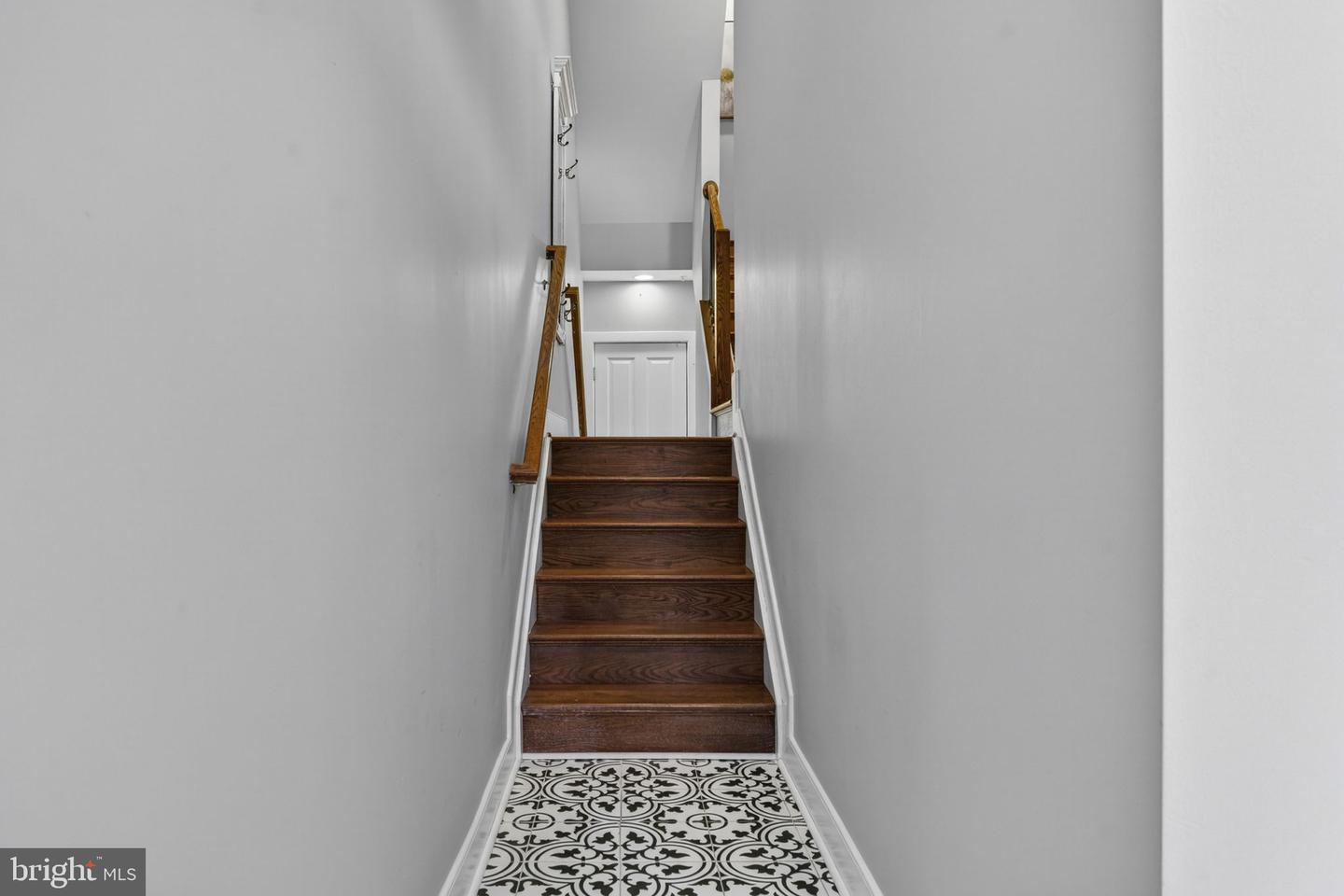 1912 POTOMAC AVE #102, ALEXANDRIA, Virginia 22301, 3 Bedrooms Bedrooms, 11 Rooms Rooms,2 BathroomsBathrooms,Residential,For sale,1912 POTOMAC AVE #102,VAAX2053282 MLS # VAAX2053282