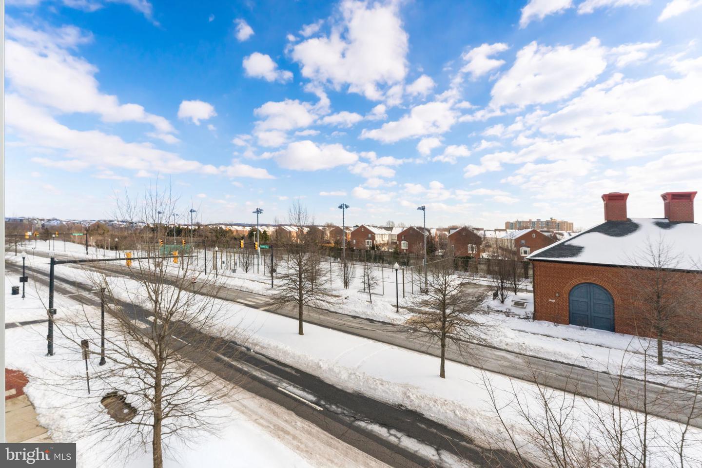 1912 POTOMAC AVE #102, ALEXANDRIA, Virginia 22301, 3 Bedrooms Bedrooms, 11 Rooms Rooms,2 BathroomsBathrooms,Residential,For sale,1912 POTOMAC AVE #102,VAAX2053282 MLS # VAAX2053282