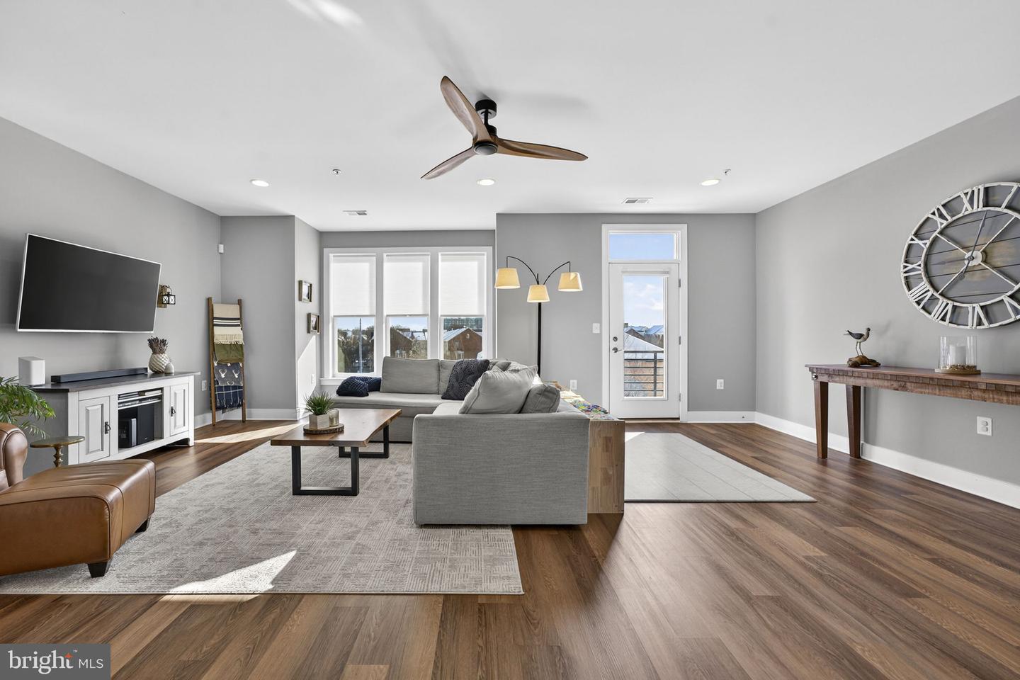 1912 POTOMAC AVE #102, ALEXANDRIA, Virginia 22301, 3 Bedrooms Bedrooms, 11 Rooms Rooms,2 BathroomsBathrooms,Residential,For sale,1912 POTOMAC AVE #102,VAAX2053282 MLS # VAAX2053282