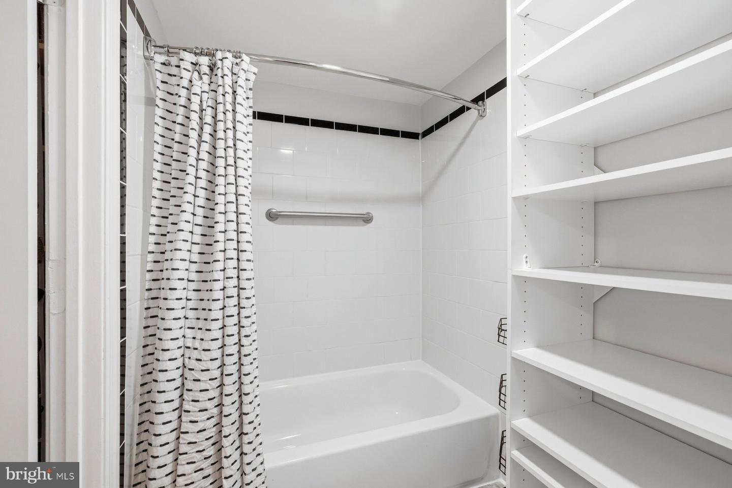 8353-D DUNHAM CT #642, SPRINGFIELD, Virginia 22152, 2 Bedrooms Bedrooms, ,1 BathroomBathrooms,Residential,For sale,8353-D DUNHAM CT #642,VAFX2286300 MLS # VAFX2286300