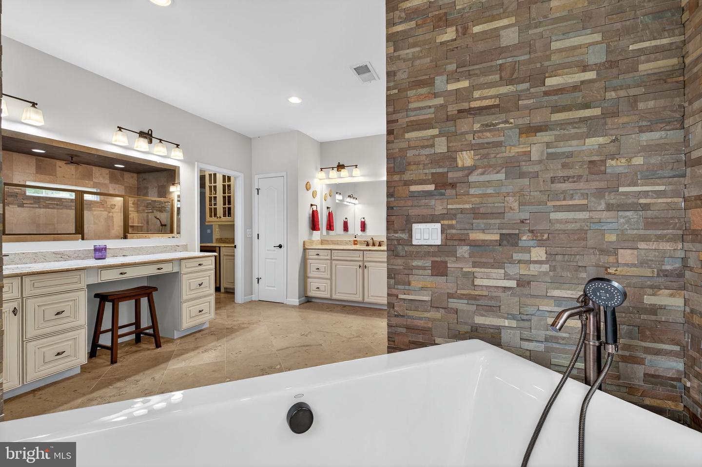 22011 BEAVERDAM DR, ASHBURN, Virginia 20148, 5 Bedrooms Bedrooms, 24 Rooms Rooms,5 BathroomsBathrooms,Residential,For sale,22011 BEAVERDAM DR,VALO2114196 MLS # VALO2114196