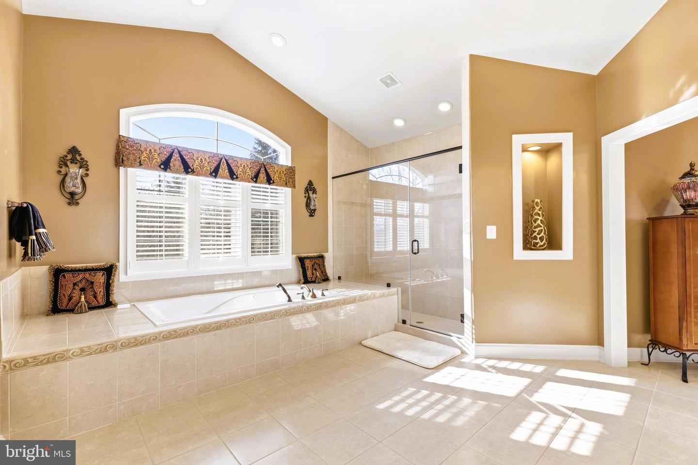 19606 BELLINGHAM LN, LEESBURG, Virginia 20175, 4 Bedrooms Bedrooms, ,5 BathroomsBathrooms,Residential,For sale,19606 BELLINGHAM LN,VALO2114236 MLS # VALO2114236