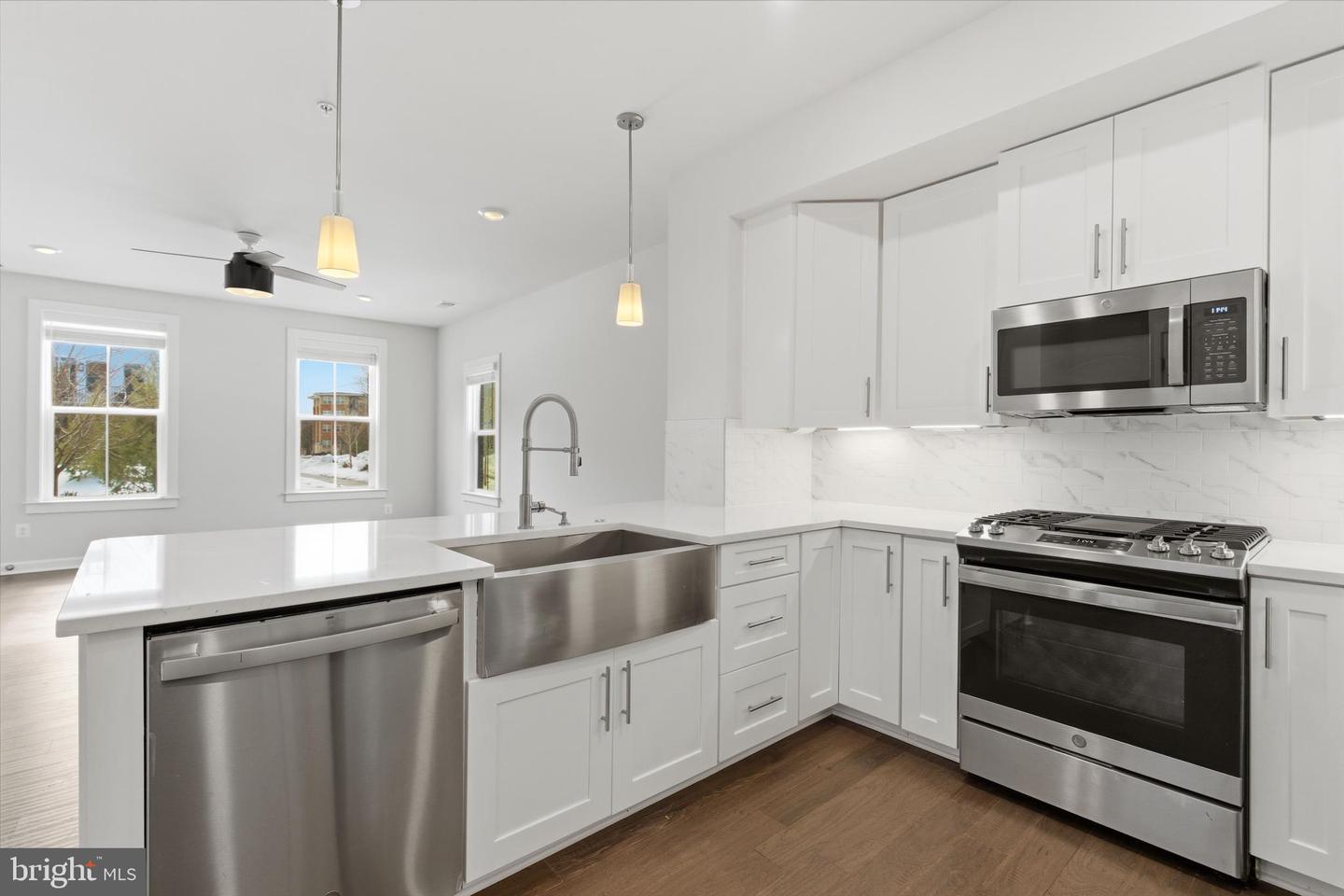 12921 SUNRISE RIDGE ALY #69, HERNDON, Virginia 20171, 3 Bedrooms Bedrooms, ,2 BathroomsBathrooms,Residential,For sale,12921 SUNRISE RIDGE ALY #69,VAFX2286630 MLS # VAFX2286630