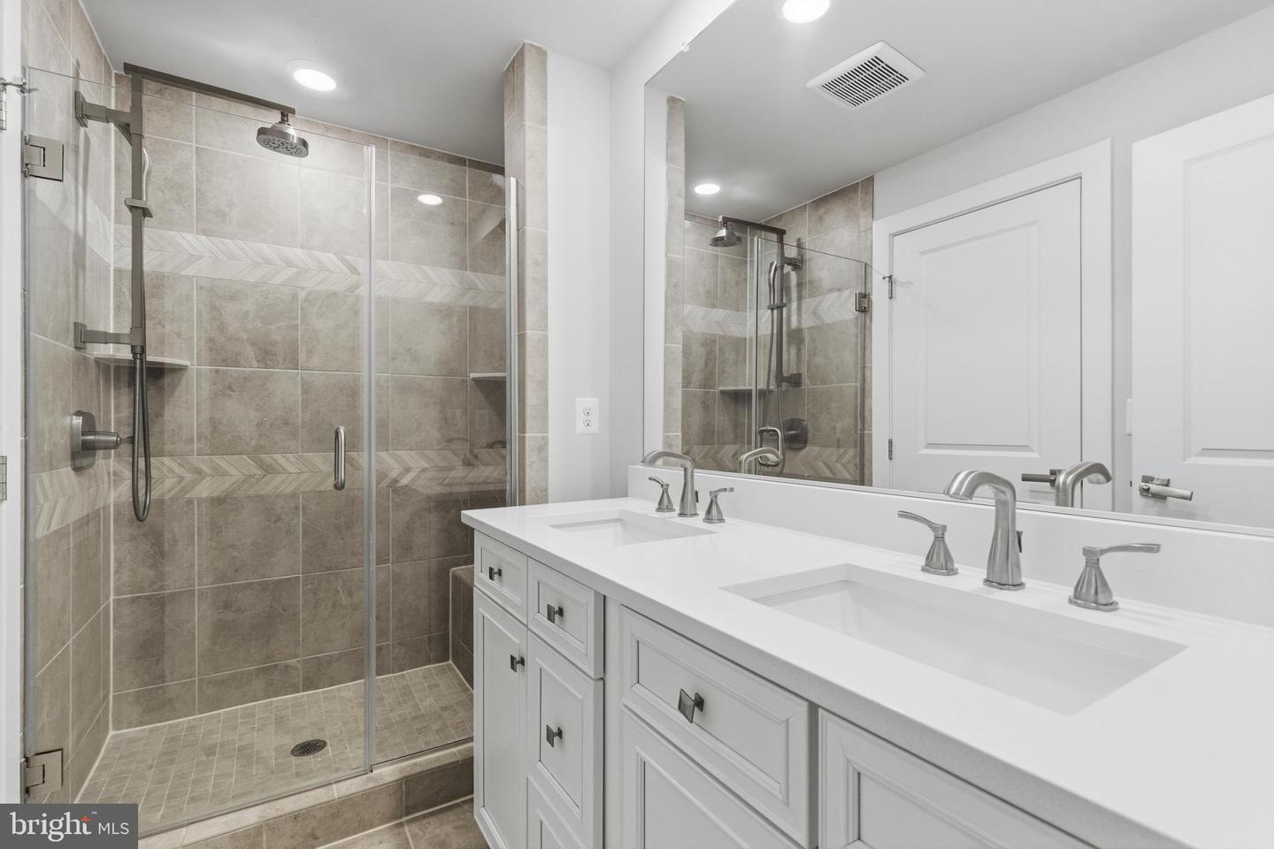 12921 SUNRISE RIDGE ALY #69, HERNDON, Virginia 20171, 3 Bedrooms Bedrooms, ,2 BathroomsBathrooms,Residential,For sale,12921 SUNRISE RIDGE ALY #69,VAFX2286630 MLS # VAFX2286630