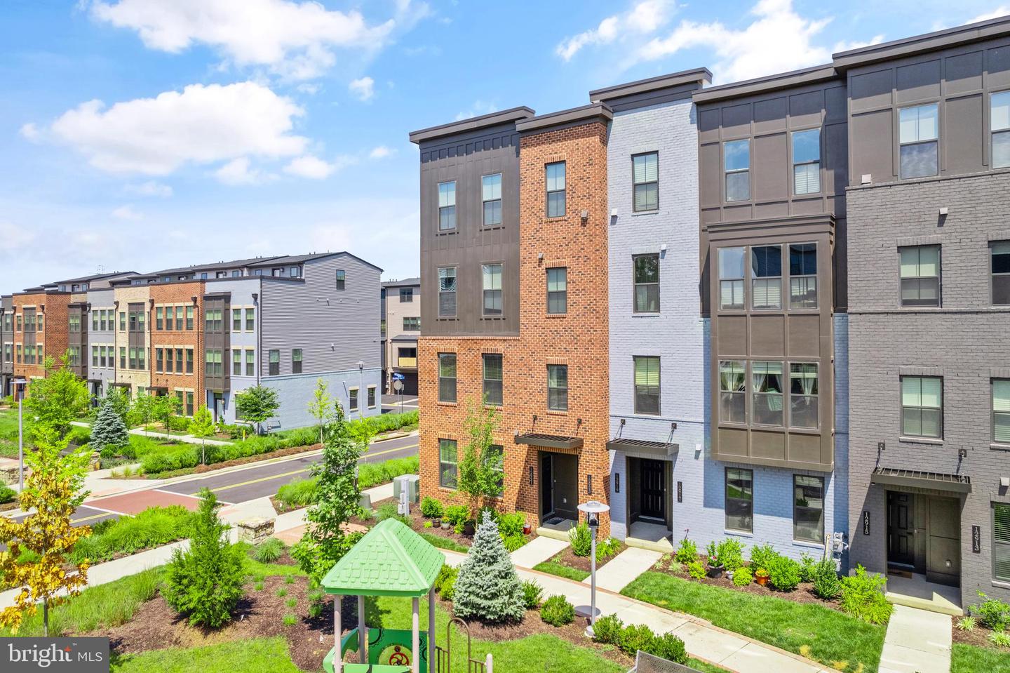 12921 SUNRISE RIDGE ALY #69, HERNDON, Virginia 20171, 3 Bedrooms Bedrooms, ,2 BathroomsBathrooms,Residential,For sale,12921 SUNRISE RIDGE ALY #69,VAFX2286630 MLS # VAFX2286630