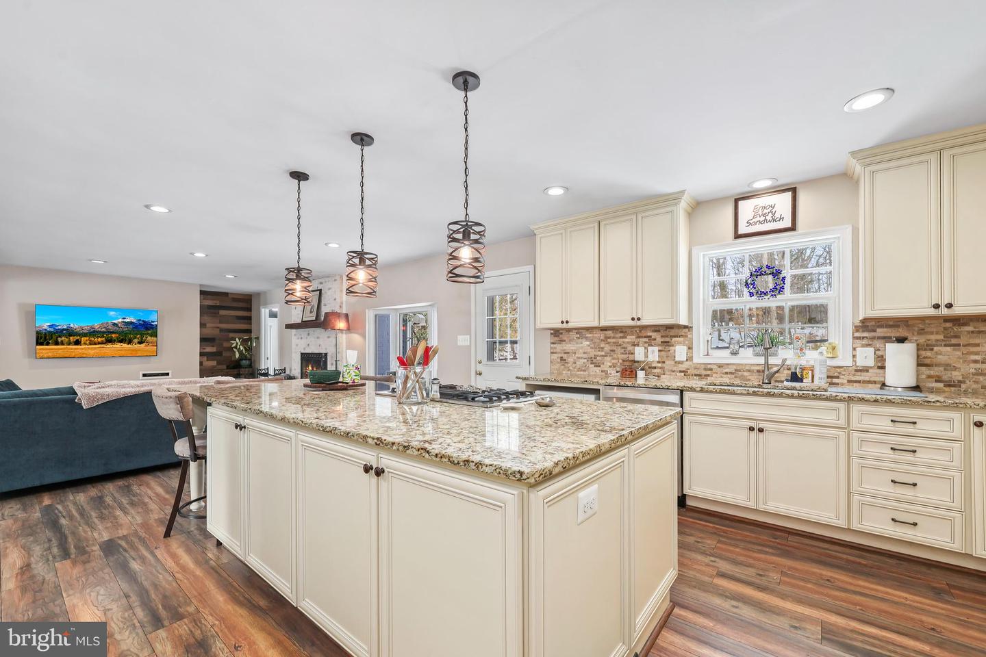 7326 STUART CIR, WARRENTON, Virginia 20187, 4 Bedrooms Bedrooms, ,3 BathroomsBathrooms,Residential,For sale,7326 STUART CIR,VAFQ2020182 MLS # VAFQ2020182