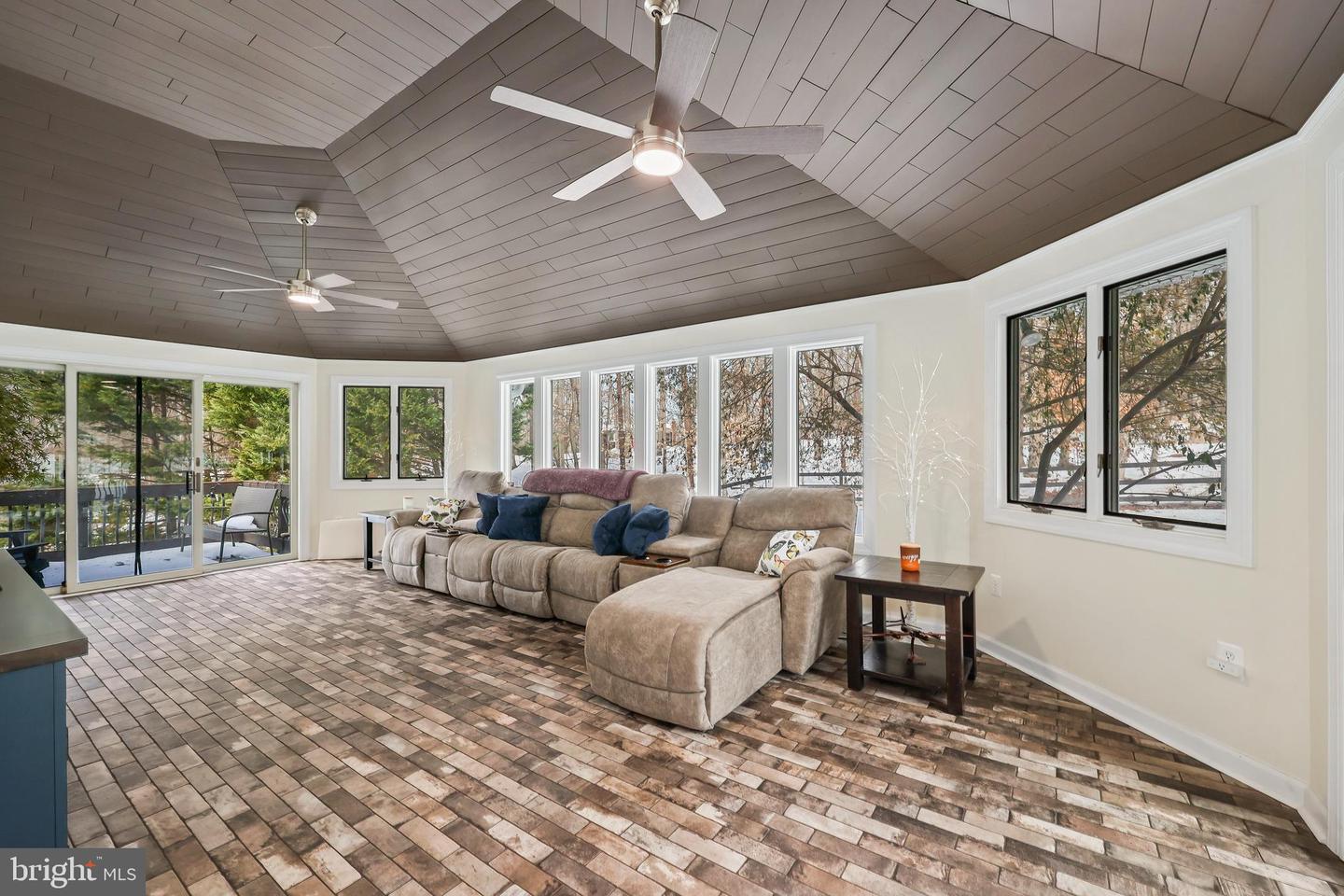 7326 STUART CIR, WARRENTON, Virginia 20187, 4 Bedrooms Bedrooms, ,3 BathroomsBathrooms,Residential,For sale,7326 STUART CIR,VAFQ2020182 MLS # VAFQ2020182