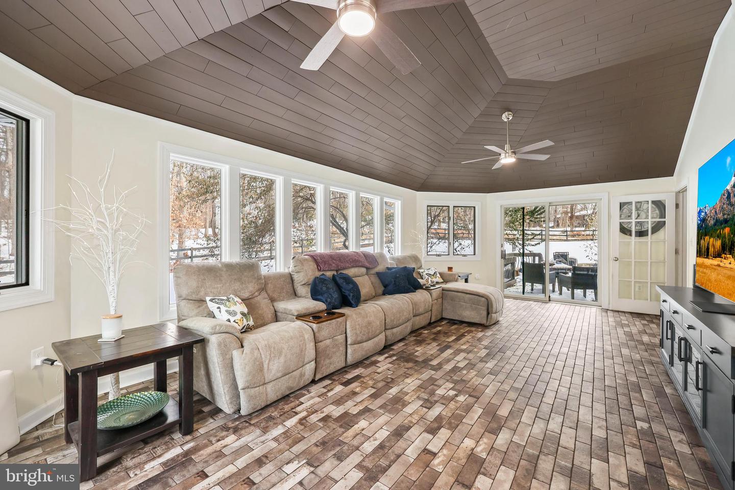 7326 STUART CIR, WARRENTON, Virginia 20187, 4 Bedrooms Bedrooms, ,3 BathroomsBathrooms,Residential,For sale,7326 STUART CIR,VAFQ2020182 MLS # VAFQ2020182