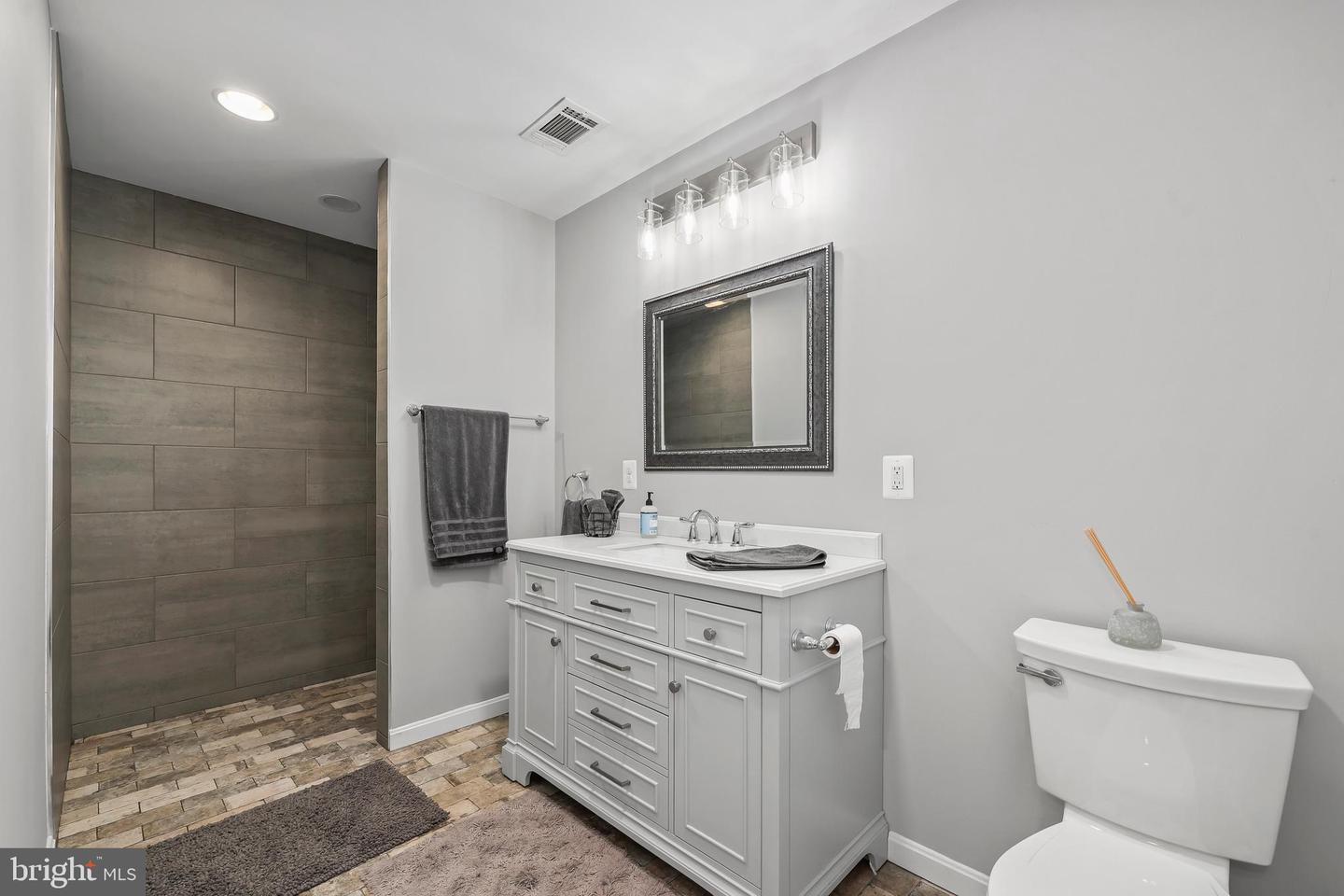 7326 STUART CIR, WARRENTON, Virginia 20187, 4 Bedrooms Bedrooms, ,3 BathroomsBathrooms,Residential,For sale,7326 STUART CIR,VAFQ2020182 MLS # VAFQ2020182