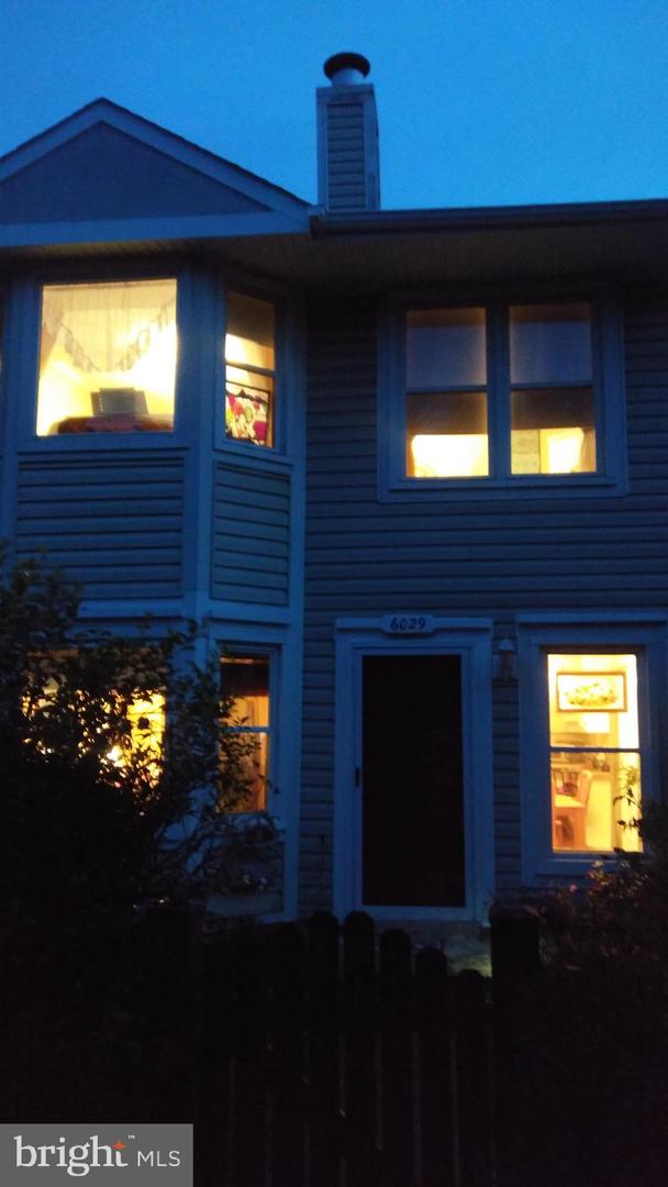 6029 SUNSET RIDGE CT, CENTREVILLE, Virginia 20121, 2 Bedrooms Bedrooms, ,1 BathroomBathrooms,Residential,For sale,6029 SUNSET RIDGE CT,VAFX2286660 MLS # VAFX2286660