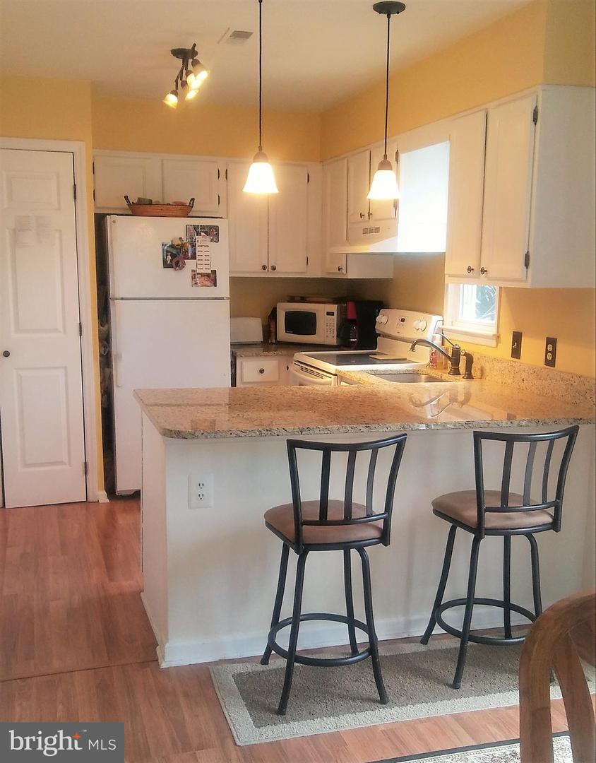 6029 SUNSET RIDGE CT, CENTREVILLE, Virginia 20121, 2 Bedrooms Bedrooms, ,1 BathroomBathrooms,Residential,For sale,6029 SUNSET RIDGE CT,VAFX2286660 MLS # VAFX2286660