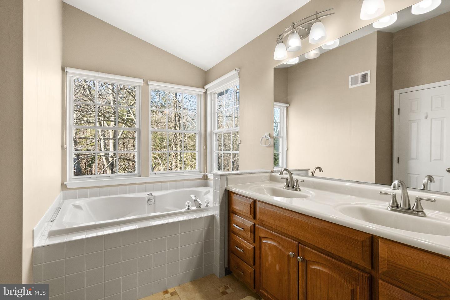 16601 ACCOLON CT, DUMFRIES, Virginia 22025, 5 Bedrooms Bedrooms, ,3 BathroomsBathrooms,Residential,For sale,16601 ACCOLON CT,VAPW2110892 MLS # VAPW2110892