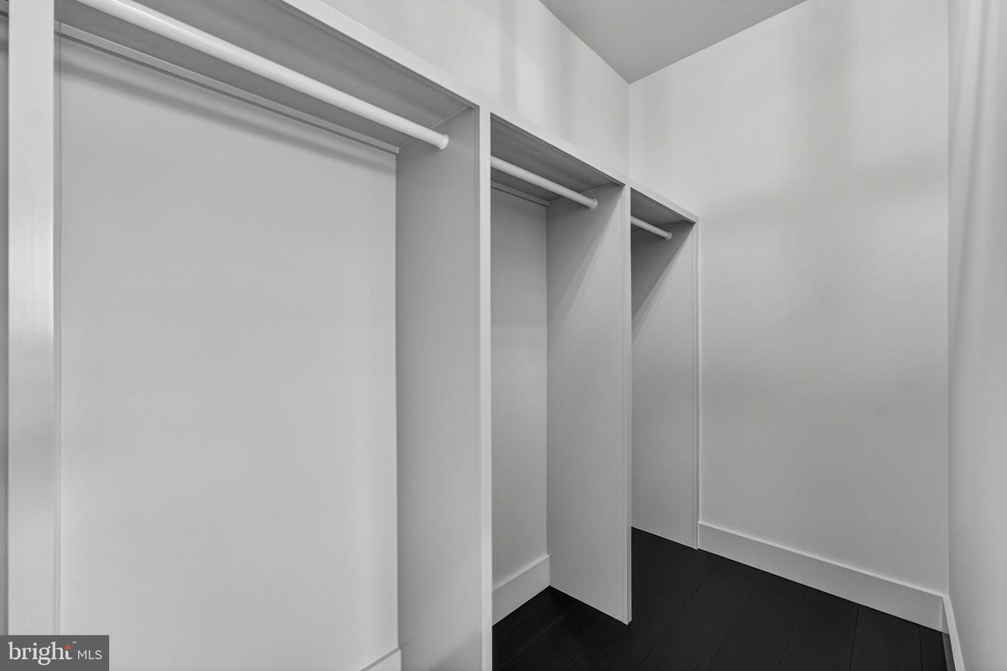 1 FOXTROT KNOLL LN, MIDDLEBURG, Virginia 20117, 4 Bedrooms Bedrooms, ,4 BathroomsBathrooms,Residential,For sale,1 FOXTROT KNOLL LN,VALO2114350 MLS # VALO2114350