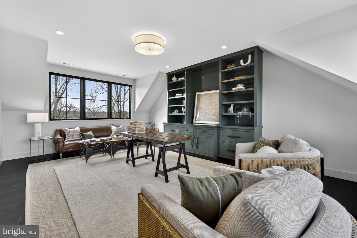 1 FOXTROT KNOLL LN, MIDDLEBURG, Virginia 20117, 4 Bedrooms Bedrooms, ,4 BathroomsBathrooms,Residential,For sale,1 FOXTROT KNOLL LN,VALO2114350 MLS # VALO2114350