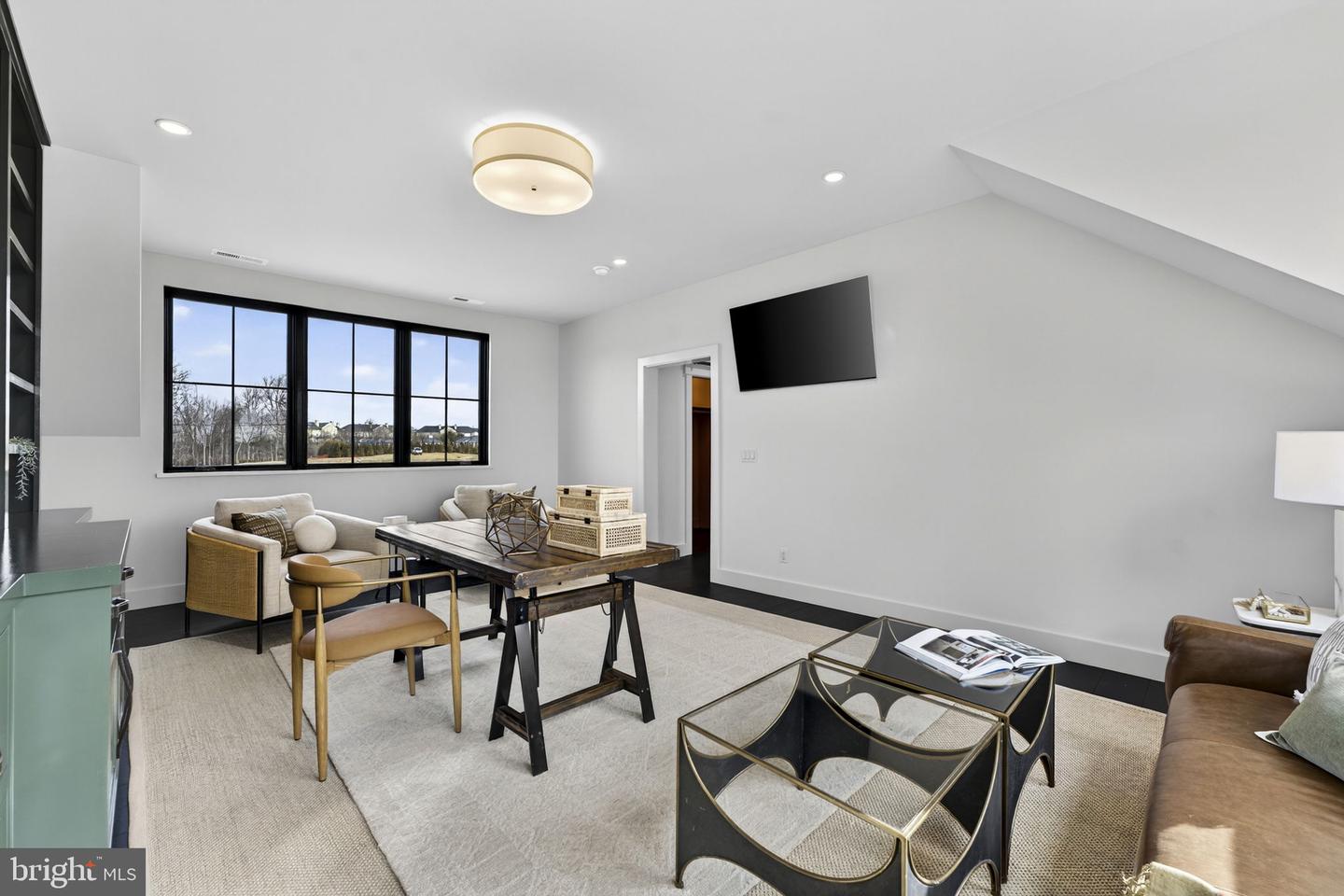 1 FOXTROT KNOLL LN, MIDDLEBURG, Virginia 20117, 4 Bedrooms Bedrooms, ,4 BathroomsBathrooms,Residential,For sale,1 FOXTROT KNOLL LN,VALO2114350 MLS # VALO2114350