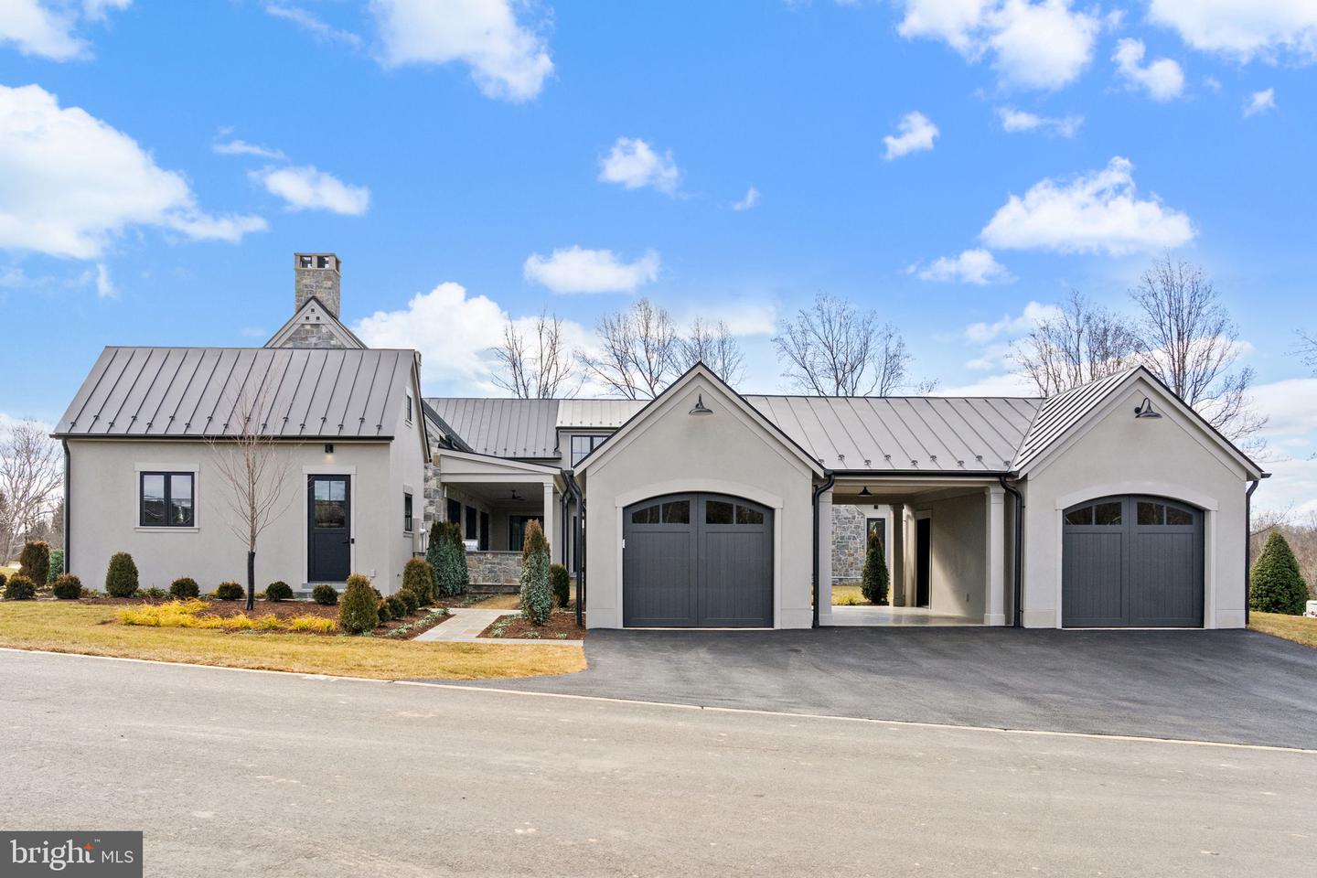 1 FOXTROT KNOLL LN, MIDDLEBURG, Virginia 20117, 4 Bedrooms Bedrooms, ,4 BathroomsBathrooms,Residential,For sale,1 FOXTROT KNOLL LN,VALO2114350 MLS # VALO2114350