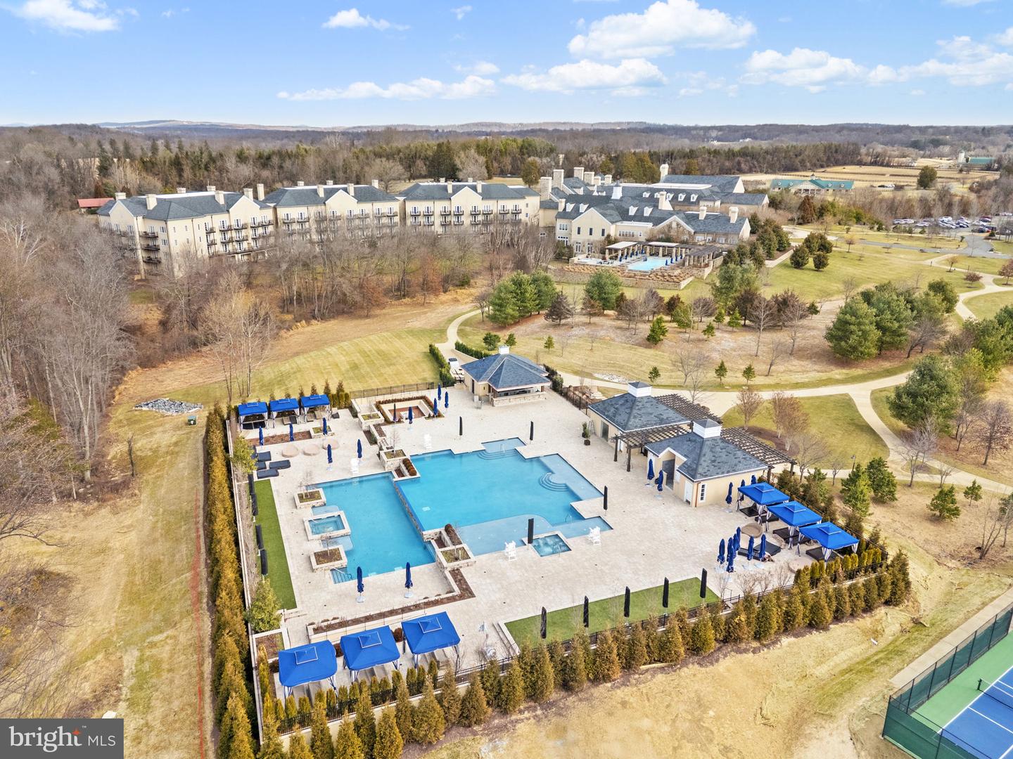 1 FOXTROT KNOLL LN, MIDDLEBURG, Virginia 20117, 4 Bedrooms Bedrooms, ,4 BathroomsBathrooms,Residential,For sale,1 FOXTROT KNOLL LN,VALO2114350 MLS # VALO2114350